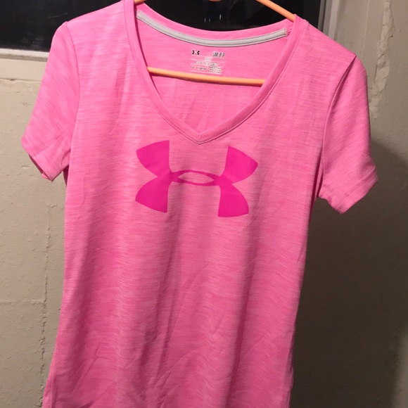 Under Armour Tops - Pink Under Armour shirt Under Armour Tops - Pink Under Armour shirt